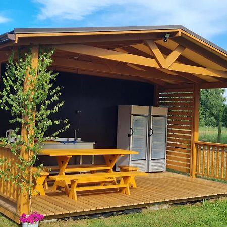 Kempings Stieres Un Majas Virtuve Upesgriva Exterior photo